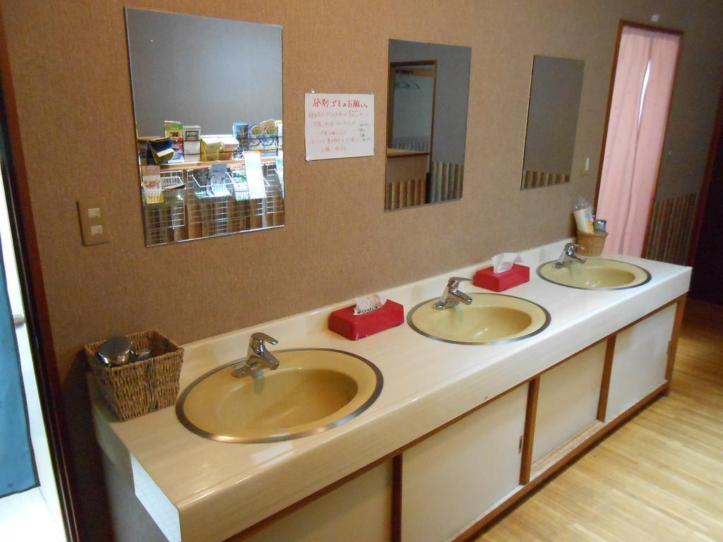 Biwa Monogatari Hotel Атами Екстериор снимка